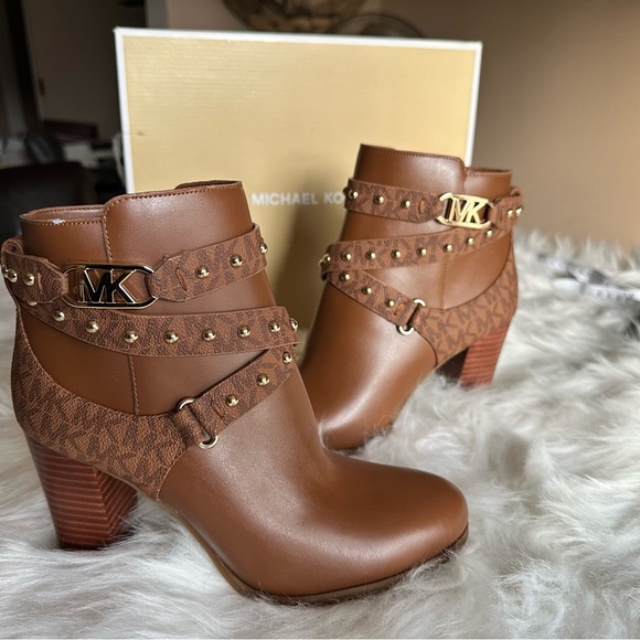 Michael Kors Brown Leather Ankle Boots - Picture 1 of 5